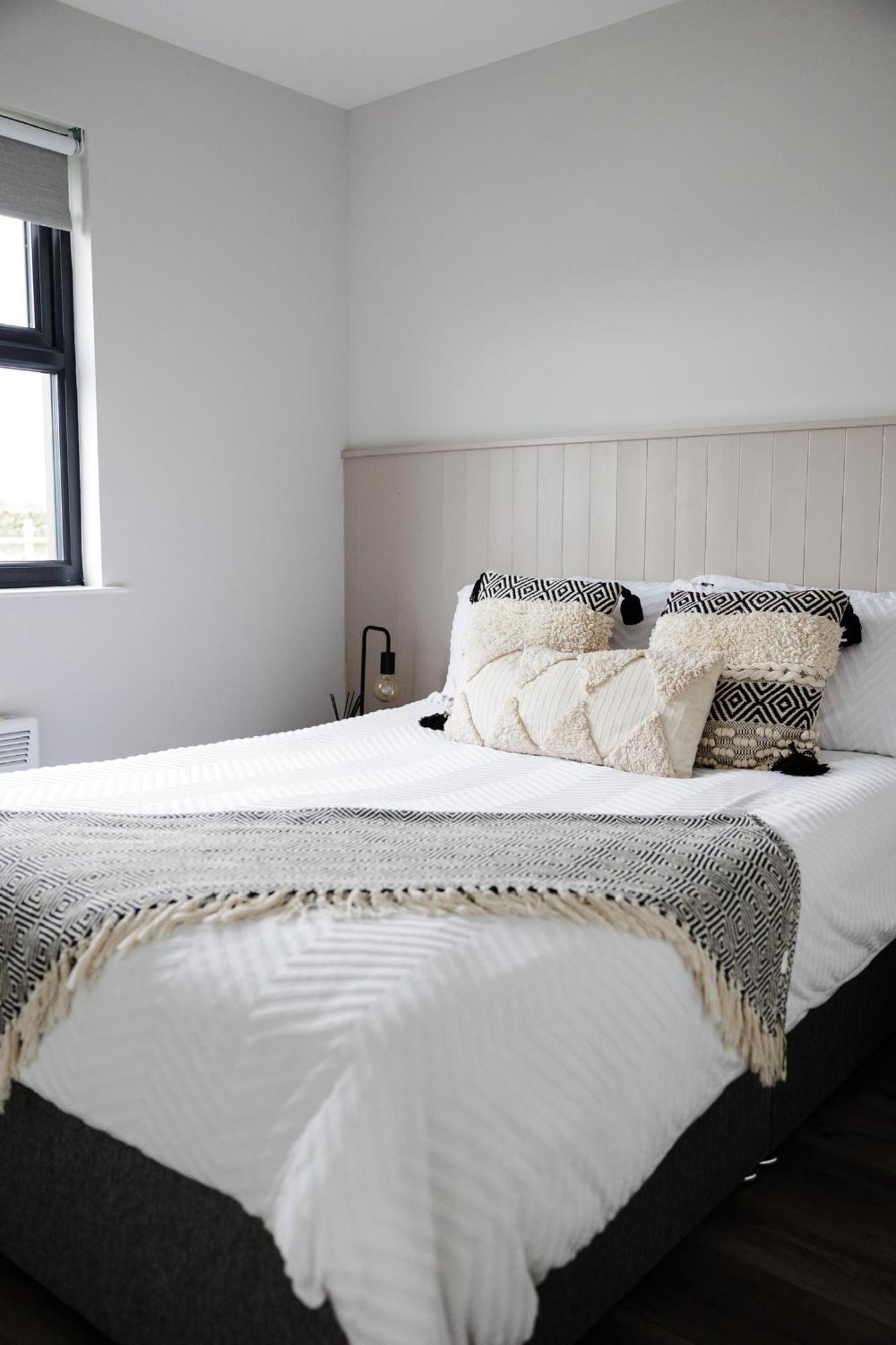 Slemish Hideaway - Funky Pheasant Villa Broughshane ภายนอก รูปภาพ