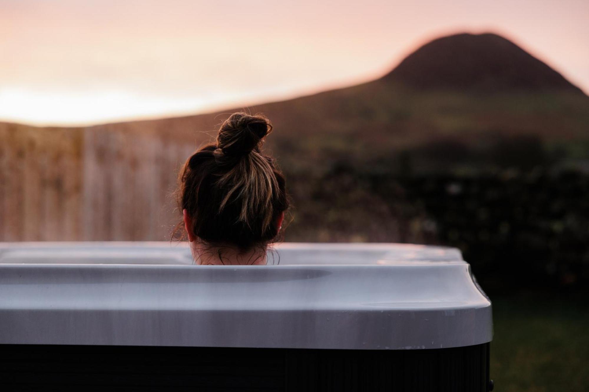 Slemish Hideaway - Funky Pheasant Villa Broughshane ภายนอก รูปภาพ